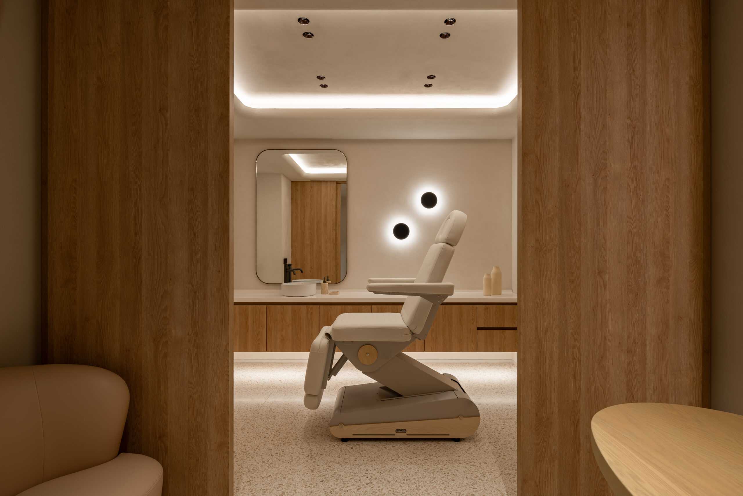 PLOUTARCHOU LONGEVITY & WELLBEING CLINIC